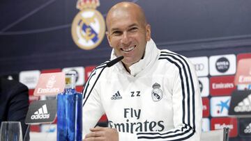 Zidane: "Hay muchos jugadores aquí para hacer caja"