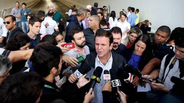 El alcalde de R&iacute;o de Janeiro, Eduardo Paes, atiende a los medios de comunicaci&oacute;n.