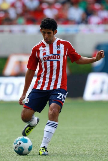 Miembro de las fuerzas básicas de Chivas, pero nunca consiguió consolidarse.