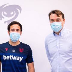 El Levante amplía el contrato de Joan Monterde