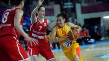 Laia Palau penetra a canasta.