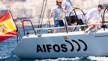 El Rey Felipe VI ya navega con el Aifos 500