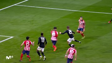 El fútbol son 11 vs 11 y siempre gana Müller: su lío a Felipe en el penalti para amargar al Atleti