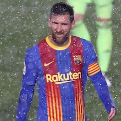 Las anécdotas de un Clásico loco: diluvio, Messi temblando...