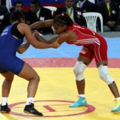 Jackeline Rentería gana bronce en lucha 63 kg estilo libre