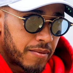 Hamilton moves to settle Verstappen dispute "to show respect"