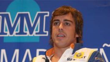 CON LOS PIES EN EL SUELO. Fernando Alonso se mostró optimista aunque reconoció que conseguir subir de un cuarto puesto en las carreras que restan es casi un milagro.