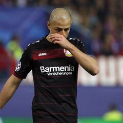 Chicharito y Bayer Leverkusen, eliminados de Champions