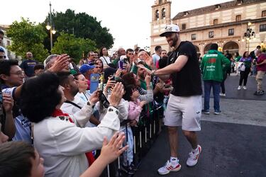 El Unicaja de Málaga celebra su segundo título de la BCL (Basketball Champions League) en La Parroquia, Basílica y Real Santuario de Santa María de la Victoria y de la Merced.