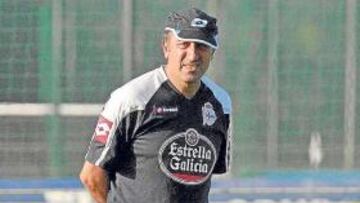 <b>IDEAS CLARAS. </b>Lotina ya no quiere dejar escapar a estas alturas de pretemporada a Alberto Lopo.