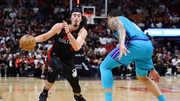 El mexicano no juega desde el 14 de enero, cuando adquirió una lesión en el muslo en duelo frente a los Charlotte Hornets. Podría reaparecer vs. los New York Knicks.