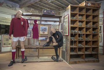 El museo del Torino está en Grugliasco, a las afueras de Turín. Es una joya y son los voluntarios los que lo mantienen en pie. Ocupa una gran mansión y en las dos plantas uno se hace a la idea de lo que es este club. 