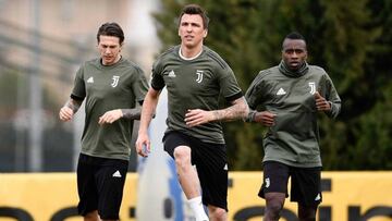 Mandzukic entrenando con la Juventus.