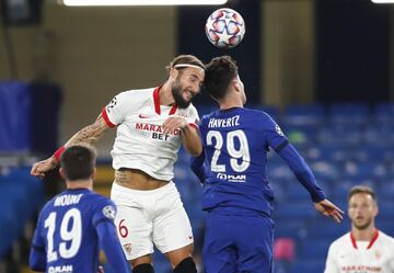 Nemanja Gudelj y Kai Havertz.