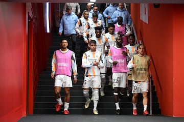 La plantilla del Real Madrid caminando por el tnel del Riyadh Air Metropolitano.