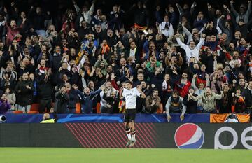 4-1. Ferrán Torres celebró el cuarto gol.