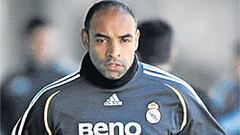 El club busca salida a Emerson en Italia