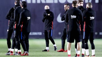 El cuerpo técnico del Barça, con Valverde a la cabeza ha pedido a sus jugadores máxima concentración esta noche.
