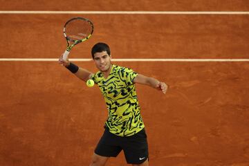 Best pictures as Carlos Alcaraz wins Mutua Madrid Open