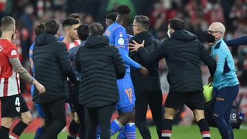 Tangana en el descanso