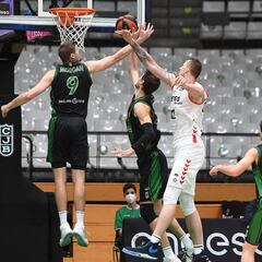 El bloque del Joventut decide ante un luchador Bilbao