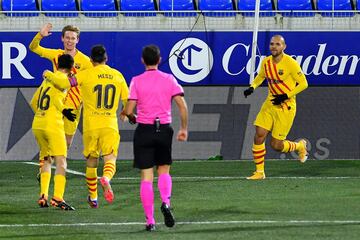 0-1. Frenkie De Jong celebró el primer gol.