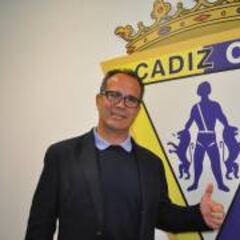 Álvaro Cervera, técnico del Cádiz tras la salida de Claudio