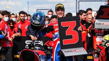 Iker Lecuona tras su podio en Assen en la temporada 2022 de SBK.