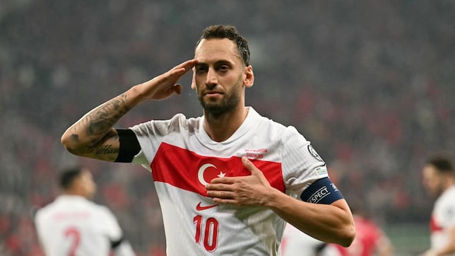 Más difícil todavía para Turquía: Calhanoglu no va a España