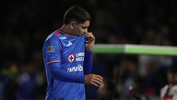 ‘Toro’ Fernández pierde la cabeza y Cruz Azul se queda sin delantero