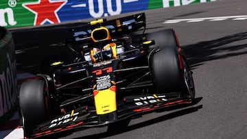 Monte Carlo (Monaco), 25/05/2024.- Red Bull Racing driver Sergio Perez of Mexico drives in the third practice session for the Formula One Grand Prix of Monaco, in Monte Carlo, Monaco, 25 May 2024. The Formula 1 Grand Prix of Monaco is held on the Circuit of Monaco on 26 May 2024. (Fórmula Uno) EFE/EPA/ANNA SZILAGYI