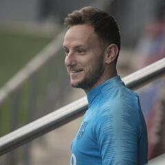 Rakitic: "Diga lo que diga, hay que seguir siempre a Messi"