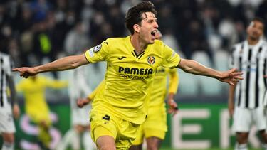 Soccer Football - Champions League - Juventus v Villarreal - Allianz Stadium, Turin, Italy - March 16, 2022 Villarreal's Pau Torres celebrates scoring their second goal REUTERS/Massimo Pinca TPX IMAGES OF THE DAY