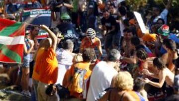 Igor Antón, durante la etapa de la Vuelta con llegada a Bilbao en 2011.