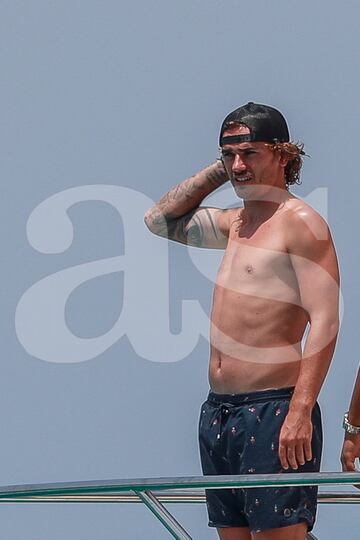 Antoine Griezmann waits for conflict resolution in Ibiza