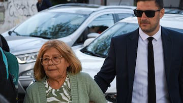 Rita Maradona, una de las hermanas del exfutbolista, a su llegada del Tribunal Oral en lo Criminal N.º 3 de San Isidro.