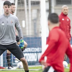 El club rojillo amplía el contrato del meta Juan Pérez