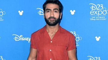 Kumail Nanjiani en la D23 Expo 2019 en el Centro de Convenciones Anaheim, California. Agosto  24, 2019.