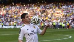 James, el d&iacute;a de su presentaci&oacute;n en el Santiago Bernab&eacute;u.