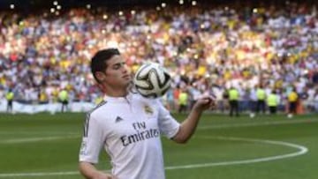 James, el día de su presentación en el Santiago Bernabéu.