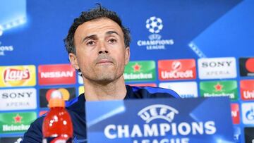 ITA94 TURÍN (ITALIA), 10/04/2017.- El entrenador español del Barcelona Luis Enrique durante una rueda de prensa en el estadio Juventus en Turín, Italia, hoy 10 de abril de 2017. El Barcelona y la Juventus disputarán mañana un partido de ida de cuartos de final de la UEFA Liga de Campeones en Turín. EFE/Alessandro Di Marco