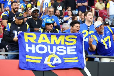 How does weather, turf or stadium affect play style? How should I read game previews, and bet, with those in mind?