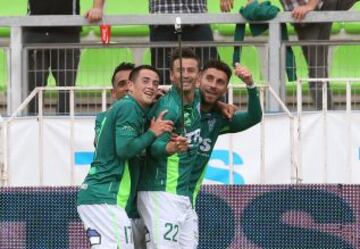 Santiago Wanderers venció a San Marcos en Valparaíso y alcanzó a la U