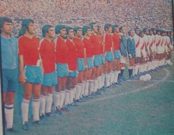 Un d&iacute;a como hoy, pero en 1977, Chile empata 1-1 con Per&uacute; en Santiago e hipoteca su clasificaci&oacute;n a Argentina &#039;78. El gol de Juan Jos&eacute; Mu&ntilde;ante silenci&oacute; el Nacional.