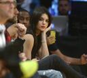 Kendall Jenner luce en el Staples alejada de las Kardashian