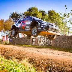 Sebastien Ogier toma el mando y se enfila hacia la victoria