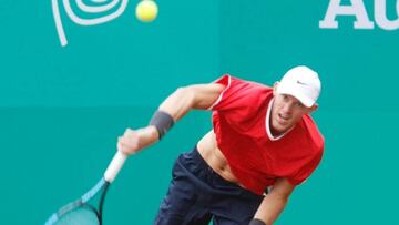 El chileno no jugará la gira asiática luego de su exhibición con Cristian Garin en Santiago. Podría estar más de un mes sin jugar.