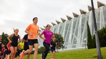 Mariano García y Esther Guerrero entrenando en Valencia en un evento organizado por New Balance.