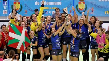 El Bera Bera alza en Gijón su séptima Supercopa femenina
