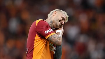 ISTANBUL, TURKEY - SEPTEMBER 22: Mauro Icardi of Galatasaray celebrates after scoring his team's second goal during the Trendyol Süper Lig match between Galatasaray SK and Konyaspor at Rams Park Stadium on September 22, 2025 in Istanbul, Turkey. (Photo by Ahmad Mora/Getty Images)